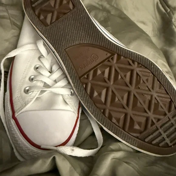 Converse White Sneakers with Red Accents - Picture 7 of 8